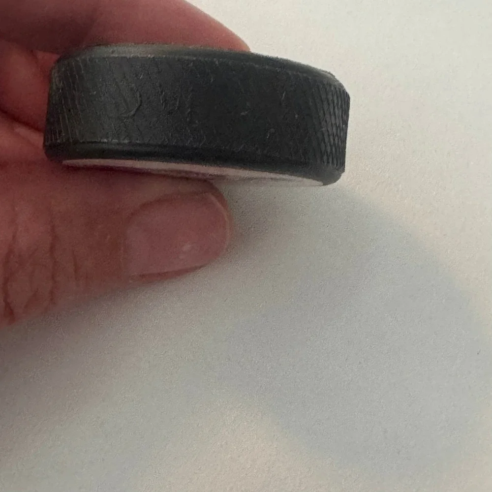 Regina Pats WHL Official Hockey Puck Keychain Vintage‎ Sports Memorabilia
